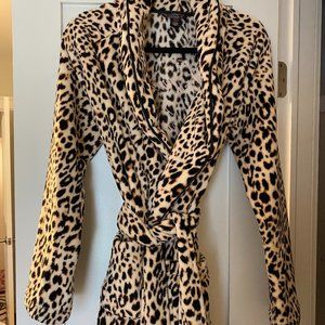 Victoria's Secret Plush Leopard Robe XS/S NWOT